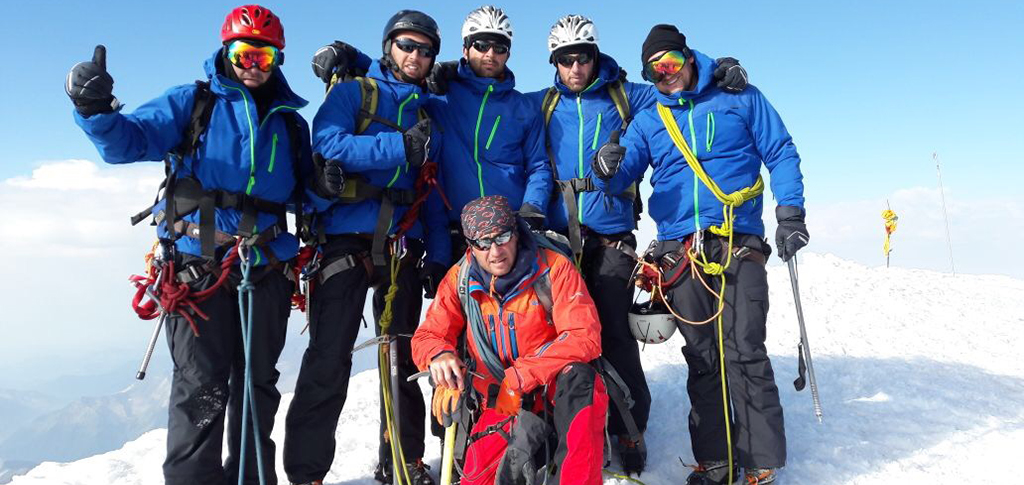 climbing-on-kazbegi_(2)