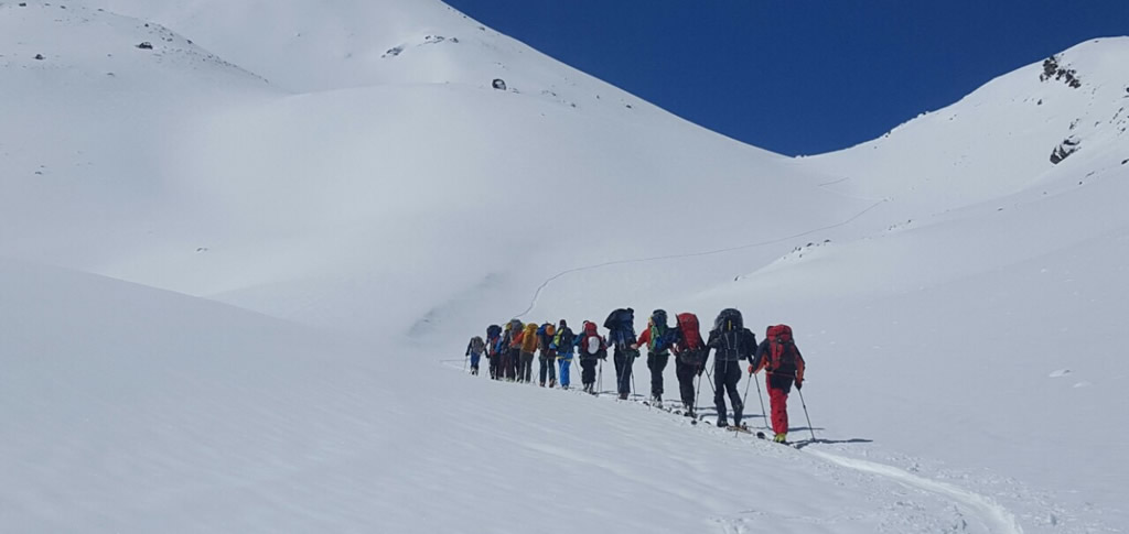 skitour-on-mountain-kazbegi_(3)